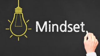 Golden Mindset: Wie du ein Überflussdenken entwickelst, um Wohlstand anzuziehen