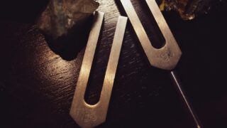 Tuning Fork Therapy: 7 Ways to Harmonize Body and Mind Through Vibration