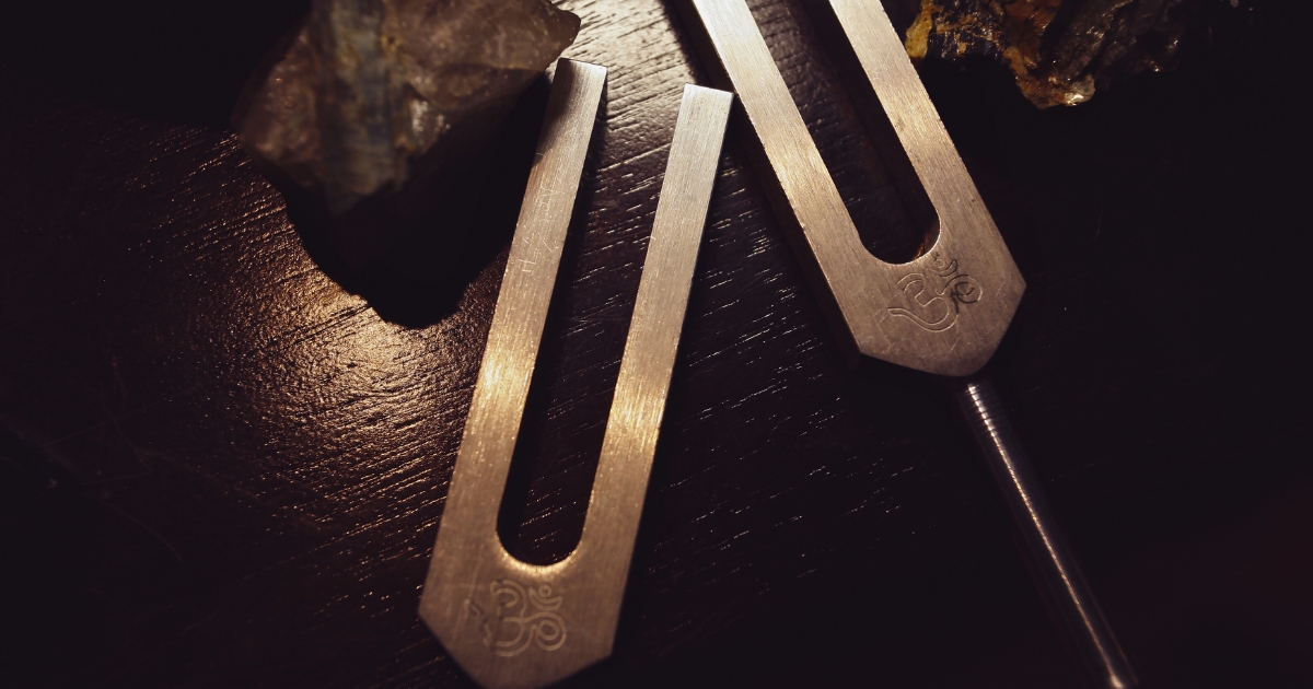 Tuning Fork Therapy: 7 Ways to Harmonize Body and Mind Through Vibration